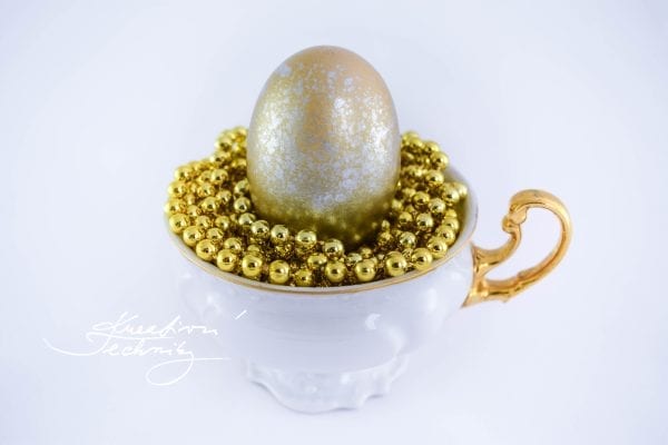 Easter eggs decorating: instructions on how to colour them fast and original