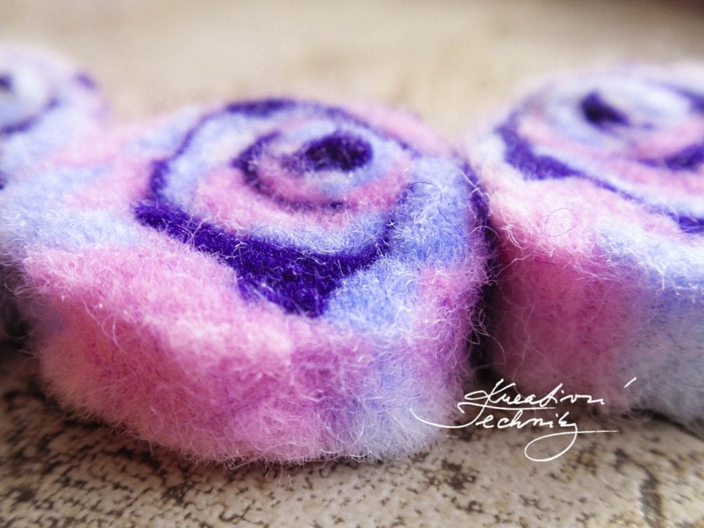 felting, wet felting instruction, felting instruction, creative crafts tutorials, creative free tutorial, free tutorials, handmade, creative instructions, diy tutorials, creative crafts for adults, handmade tutorials and techniques, jewelry making at home