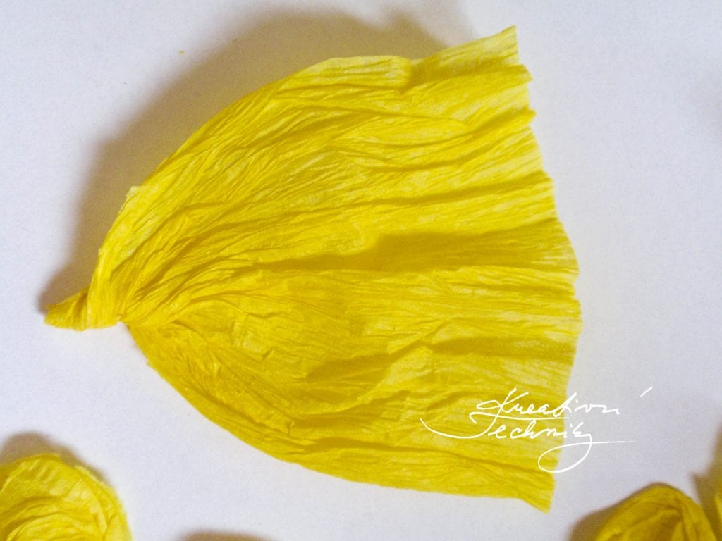 Easter egg. Easter eggs diy. Easter Chick. Easter decorations. Easter crepe paper Decorating. Crepe paper decoration. Easter egg decorations.