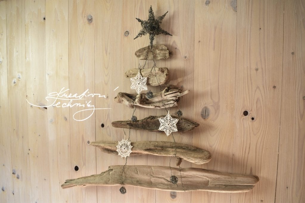 hygge christmas, hygge christmas decor, hygge christmas decorating ideas, hygge christmas diy, hygge christmas crafts, hygge christmas tree decorations, hygge decor, hygge home inspiration, hygge home inspiration decor, hygge decor inspiration, christmas tree, christmas tree ideas, wooden christmas tree, wooden christmas tree diy, wood decoration diy, christmas wood decor diy, christmas wood decor,