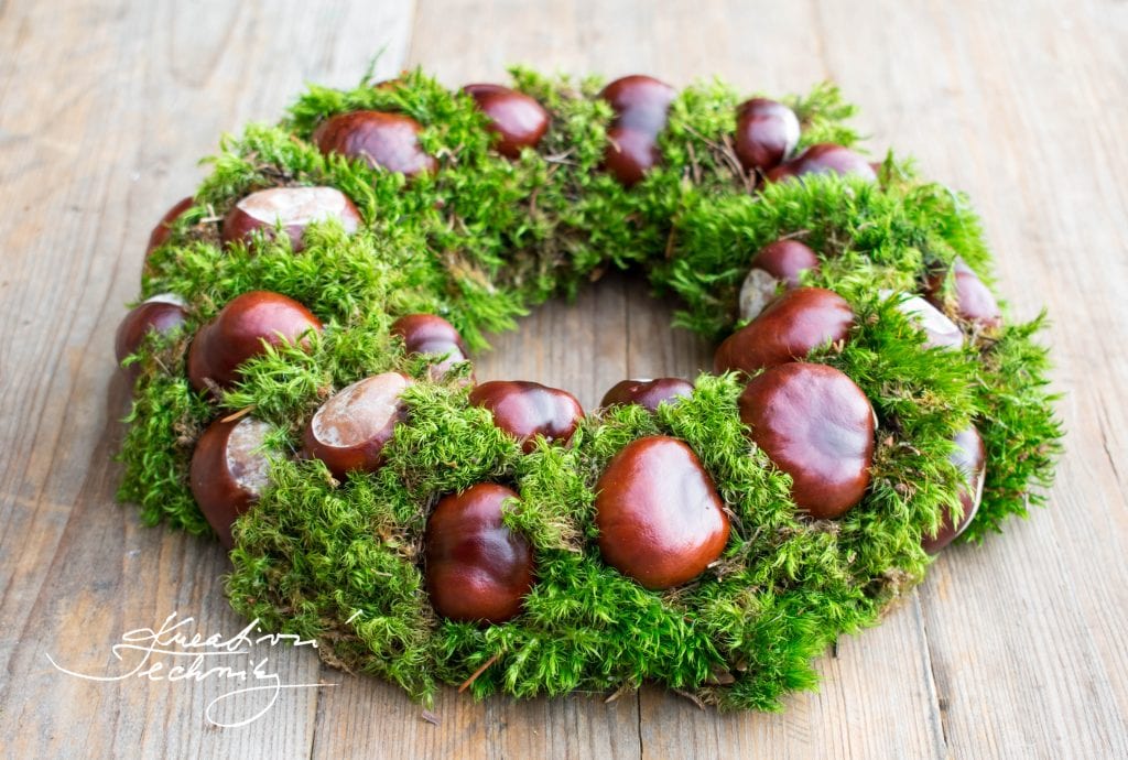 DIY decor, Autumn Wreath, Chestnuts and moss, Front door decoration, Autumn creating, Wreath decoration, Autumn Decoration, Chestnuts wreath.