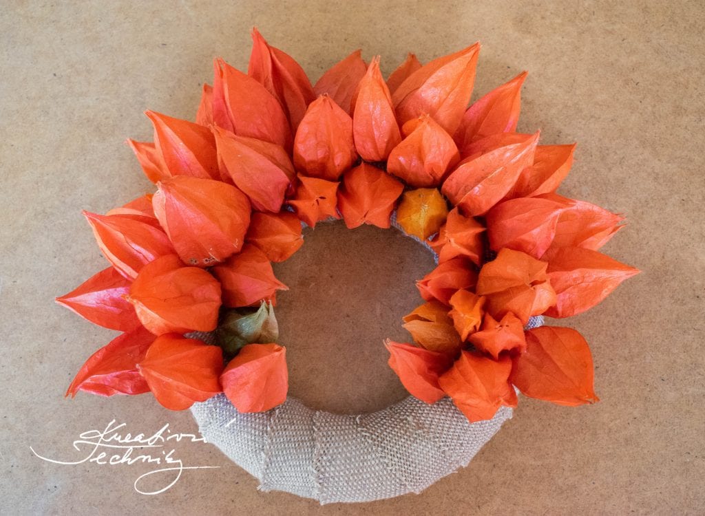 Wreath Decoration. Wreath Decor. Front Door Decoration. Front Door DIY. Autumn Wreath. Autumn Wreath DIY. Cape Gooseberry. Cape Gooseberry Wreath. 