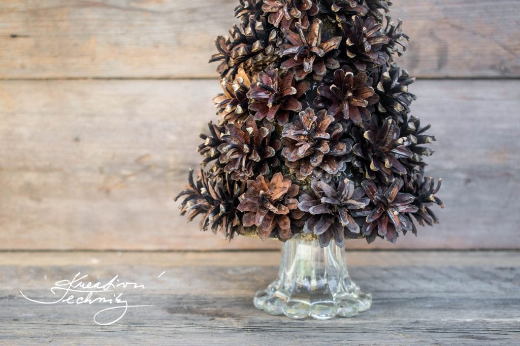 Pine cone Christmas tree. Pine cone. Christmas Tree. Christmas Decorations. Decor Ideas. Decorations DIY. Christmas Crafts. Pine cone Decorations. Pine Cone Decor.