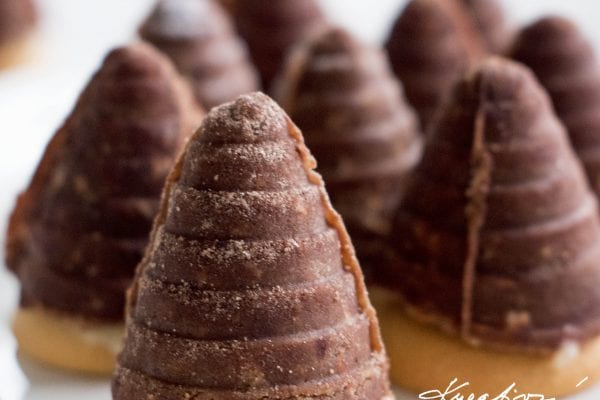 Vosí hnízda: nepečené vánoční cukroví