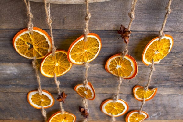 Vánoční dekorace z pomerančů
