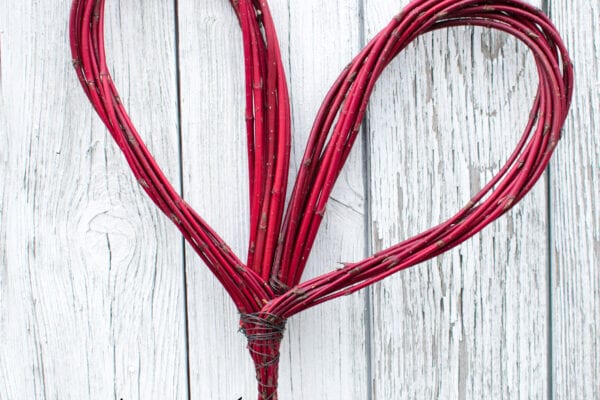 Jarní věneček z proutků svídy: DIY