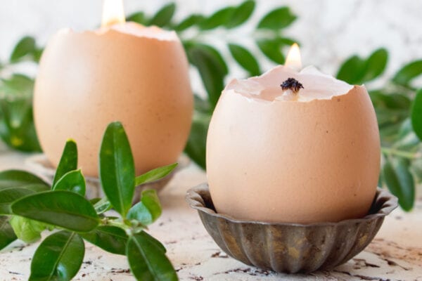 Velikonoční dekorace na stůl: výroba stylových svíček