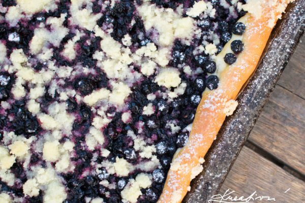 Borůvkový koláč s drobenkou