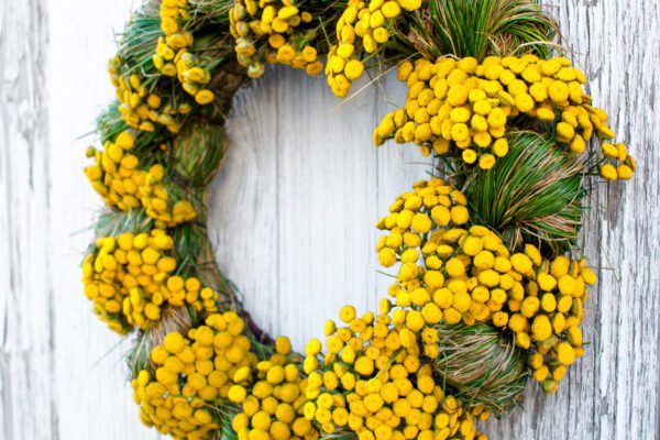 Věnec na dveře zdobený vratičem