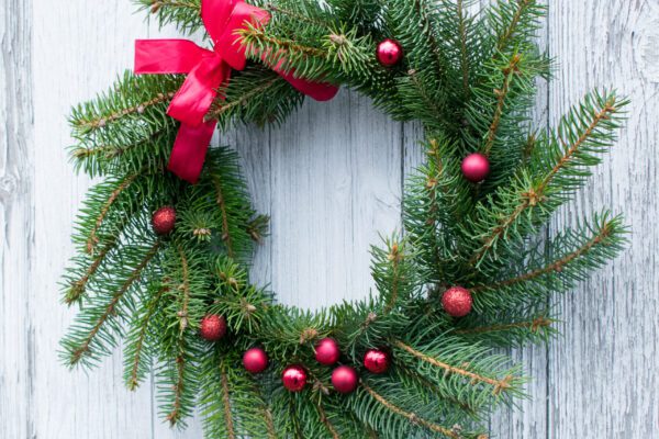 Vánoční věnec: Efektní vánoční výzdoba