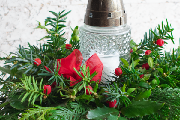 Dušičková dekorace na hrob