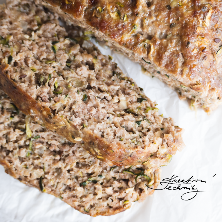 Sekaná recept. Domácí sekaná. Domácí sekaná s cuketou a bylinkami. Sekaná pečeně. Mleté maso recepty. Recepty z mletého masa. Sekaná z mletého masa. Sekaná z cukety. Sekaná s cuketou. Recept. Recepty. Cuketa. Bylinky. Recepty z cukety. Cuketa recept. Cuketa recepty. Cukety. Cukina. Recepty z cukety. Cuketové recepty. Cuketa recepty. Oběd. Večeře.