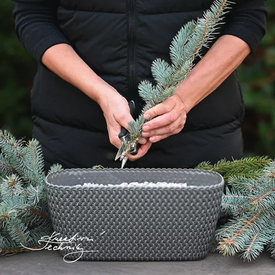 Vánoční truhlíky na okna: Inspirace na tvoření